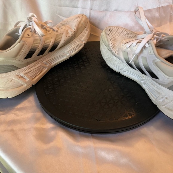 Adidas Men’s Questar Low Top Running Training Tennis Shoe Ombré Stripe 8.5 - Picture 5 of 8